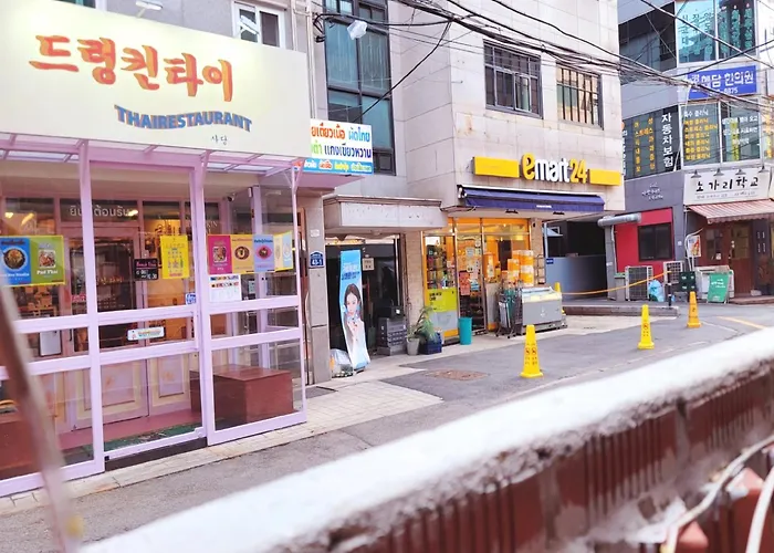 Gangnam Serviced #cozy#airporttransport#sights#tourist Spot 7minutes ,사당역 블루하우스 도보 1분 * 서울특별시